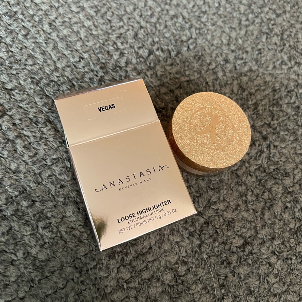 ANASTASIA BEVERLY HILLS
Loose Highlighter - Picture 1 of 6